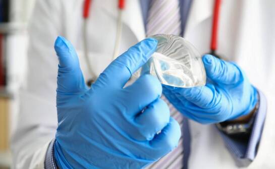 Plastyczna chirurgia piersi – jakie opcje są dostępne dla pacjentek?