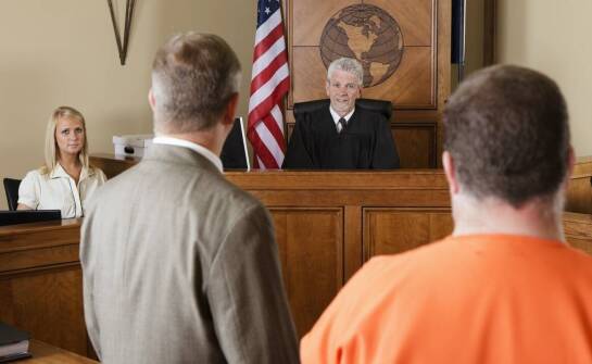 Jakie są kluczowe aspekty prowadzenia spraw karnych przez adwokata w Mińsku Mazowieckim?