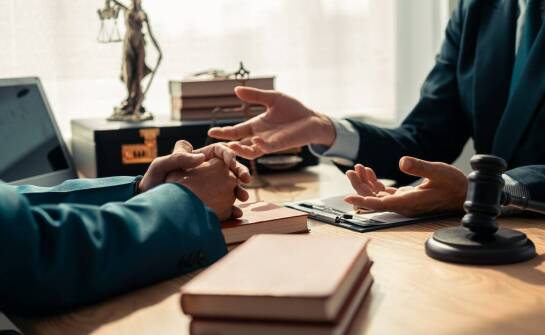 W jaki sposób adwokat wspiera klientów w sprawach dotyczących opieki?