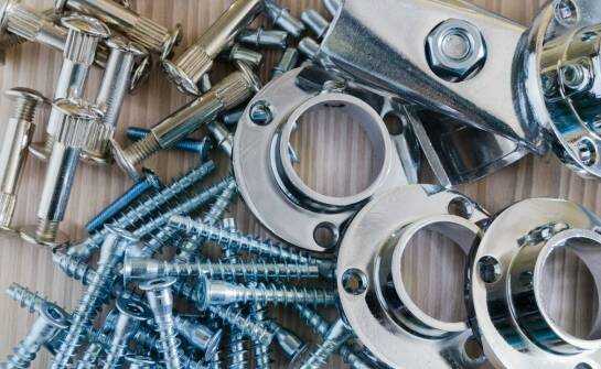 Wpływ materiałów na trwałość uchwytów do szkła