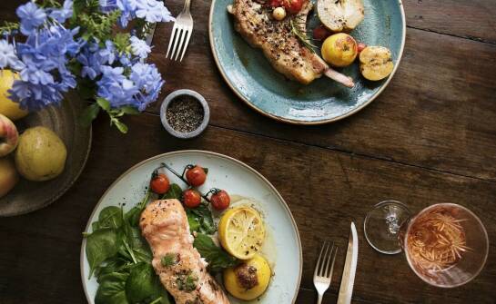 Jak restauracja w Zgierzu integruje lokalne produkty w swoim menu?