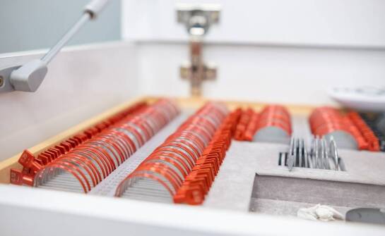 Jakie czynniki wpływają na wybór jednoogniskowych soczewek u optometrysty?