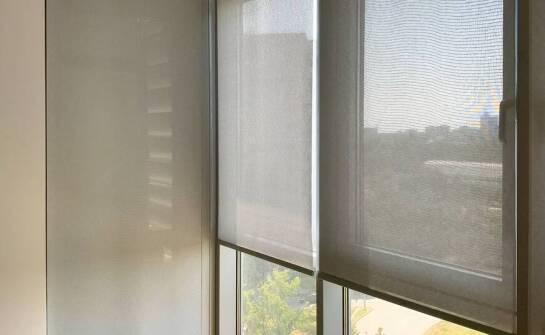 Zalety wewnętrznych rolet w kontekście ochrony prywatności