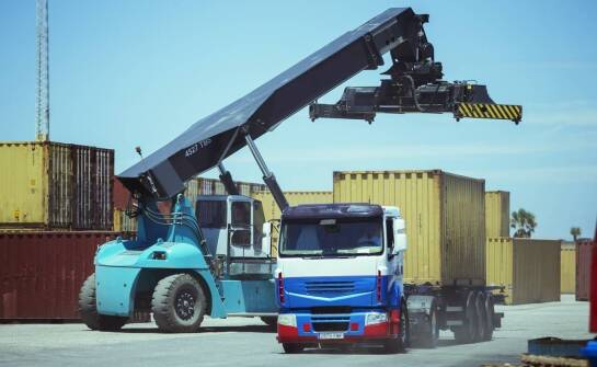 Jakie innowacje wpływają na rozwój bramowych kontenerów?