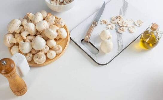 Proces przygotowania grysowanych grzybów: od lasu do stołu