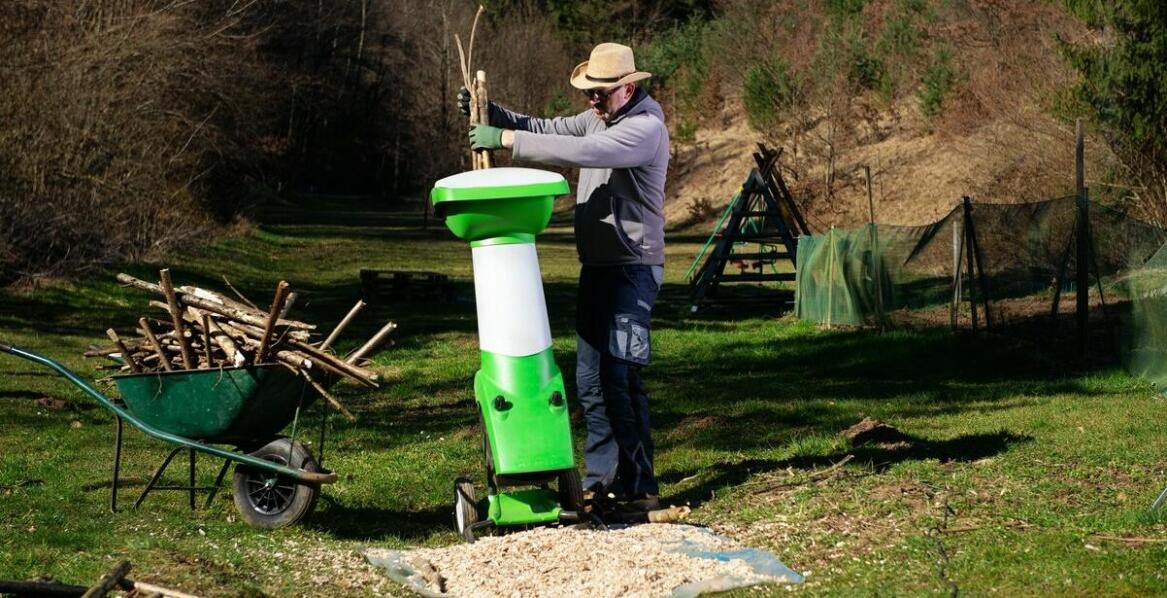 Jak rębaki do drewna wspomagają produkcję biopaliw ekologicznych?