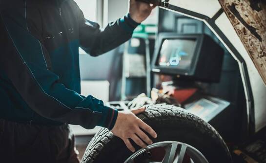 Kiedy warto zainwestować w ustawianie geometrii kół komputerowe?