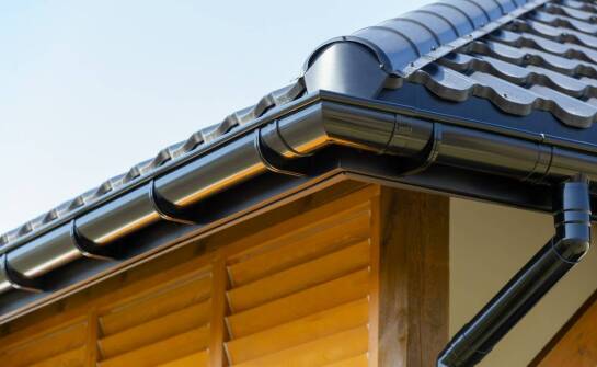 Jak zewnętrzne rolety mogą zwiększyć bezpieczeństwo posesji?