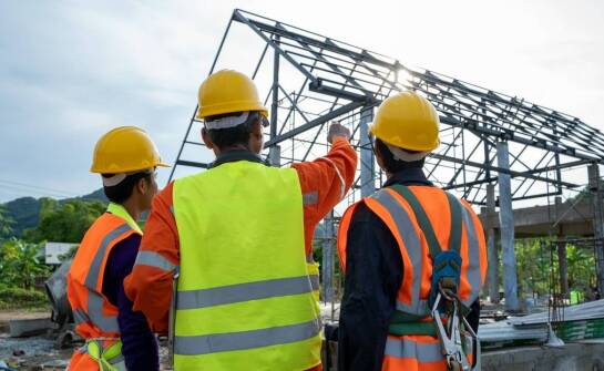 Wyzwania i korzyści z produkcji stalowych konstrukcji na podstawie dokumentacji klienta