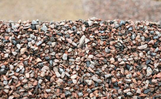 Porównanie żwirów filtracyjnych: co warto wiedzieć przed zakupem