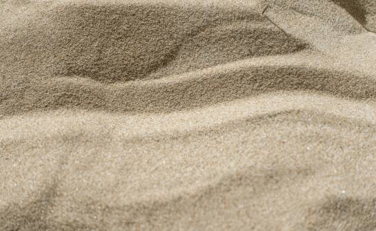 Znaczenie piasku do piaskowania w budownictwie inżynieryjnym