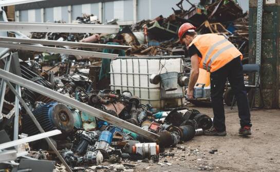 Jakie elementy składają się na profesjonalny skup akumulatorów?