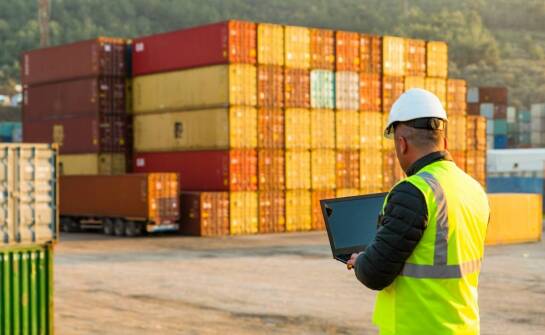 Znaczenie komunikacji z organami celnymi w kontekście tranzytowych procedur