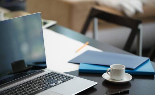 Wpływ napoju na koncentrację i efektywność w pracy biurowej