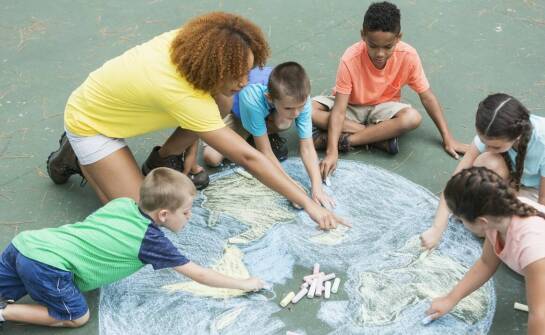 Jak program dodatkowych zajęć wpływa na holistyczny rozwój dziecka?
