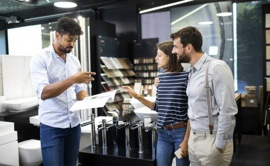 Jak wybrać odpowiednią pionową platformę dla indywidualnych potrzeb?