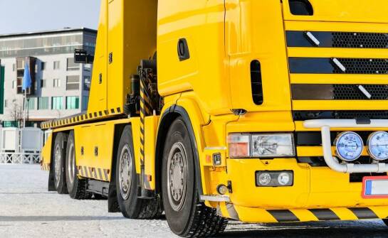 Jakie są główne różnice między wynajmem a zakupem autolawety?