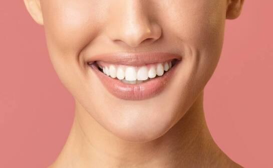 Jak implanty wpływają na estetykę i funkcjonalność uśmiechu?