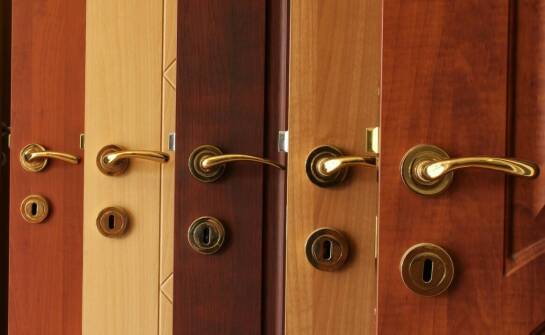 Jakie kłódki najlepiej sprawdzają się w miejscach publicznych?