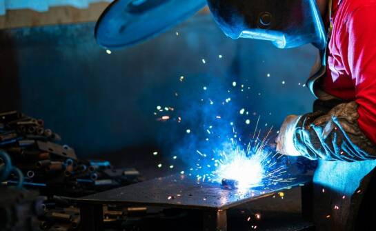 Efektywność usług spawania w kontekście oszczędności materiałów i czasu