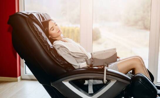 Różnorodność funkcji masażerów na fotel oraz ich zastosowanie w domu