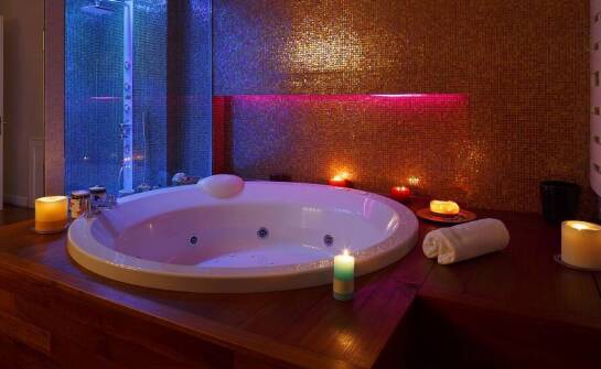 Jakie materiały zapewniają trwałość i estetykę spa swim?