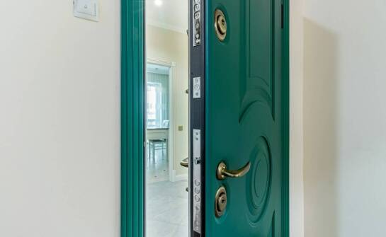 Nowoczesne technologie w antywłamaniowych drzwiach – co warto wiedzieć?