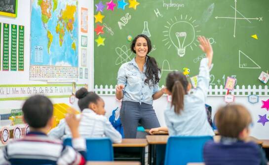 Wpływ małych klasowych grup na indywidualny rozwój ucznia