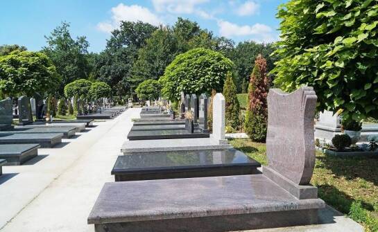 Wpływ jakości materiałów na trwałość granitowych nagrobków