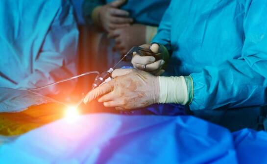 Plastyka blizn: kiedy warto zdecydować się na chirurgiczny zabieg?