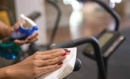 Profesjonalne dezynfekcyjne rozwiązania dla branży fitness: co warto wiedzieć?