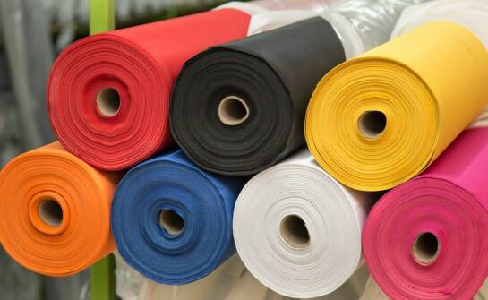 Jak małopolskie taśmy ułatwiają procesy magazynowania?