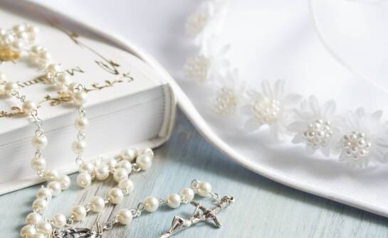 Jak dobrać akcesoria do najpiękniejszej komunijnej sukienki?