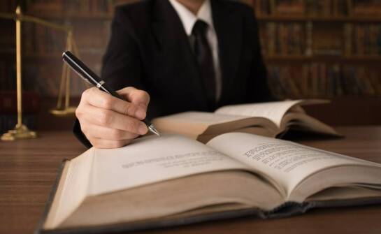 Podział majątku: Jakie strategie stosuje adwokat, aby chronić interesy klienta?