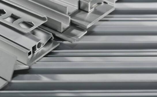 Innowacyjne właściwości kwasoodpornej bednarki w kontekście ochrony odgromowej