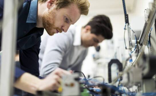 Jak techniczne szkolenia z zakresu automatyki wspierają rozwój umiejętności zespołu?