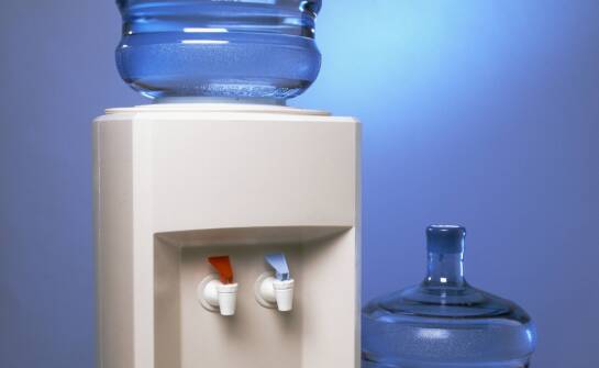 Znaczenie cyklicznych dostaw wody dla komfortu biurowych pracowników