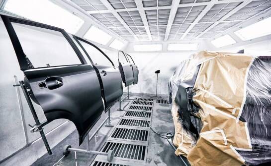 Jak wygląda proces lakierowania karoserii w warsztacie mechanicznym?