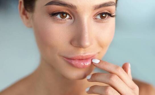 Jak zmieniały się trendy w modelowaniu ust na przestrzeni lat?