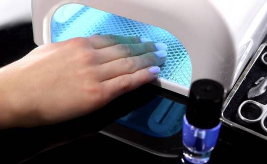 Jak długo utrzymuje się efekt profesjonalnego manicure hybrydowego?