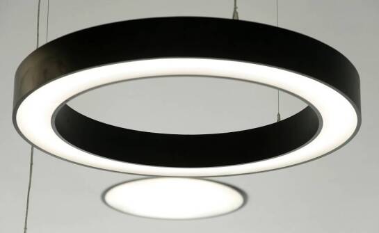 Nowoczesne sufitowe lampy z funkcją ściemniania – idealne rozwiązanie do sypialni