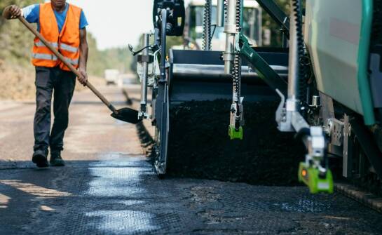 Wpływ siatki pod asfalt na trwałość konstrukcji drogowych