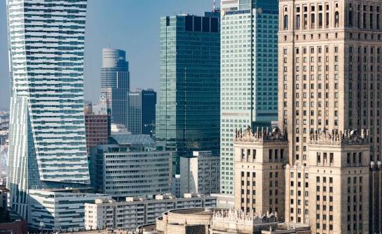 Dlaczego warto inwestować w nowoczesne systemy do monitorowania stanu technicznego wind w Warszawie?