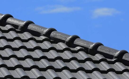 Pokrycia dachowe a ochrona przed ekstremalnymi warunkami pogodowymi