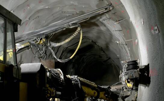 Jakie są zalety stosowania tłokowych pomp w budownictwie podziemnym?