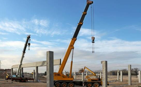 Nowoczesne technologie w budowie magazynowych hal – co warto wiedzieć?