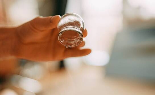 Szklane bańki ogniowe jako wsparcie w terapii antycellulitowej