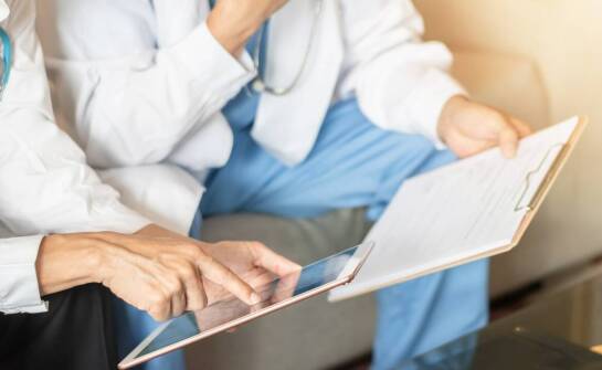 Jakie innowacje wprowadza się w leczeniu hormonalnych zaburzeń?