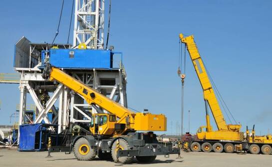 Usługi dźwigowe w rozładunku maszyn – optymalizacja procesów