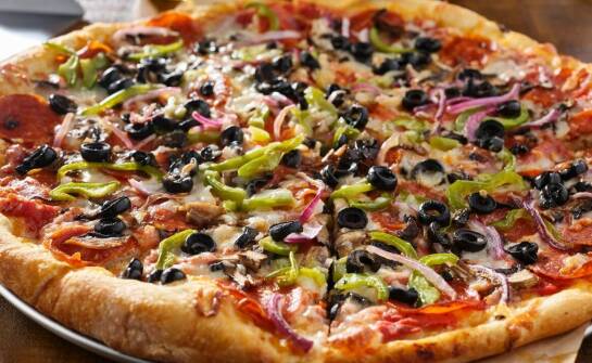 Jakie pizze oferujemy w ramach dostawy przez 24h na dobę?